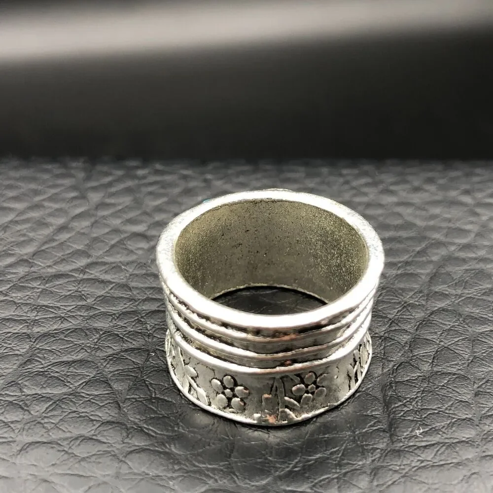 Modern Art Ring‎ Size 7.5 Blue Bezel Set Crystals Textured Silver Tone Wide Band